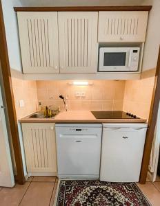 Fotografia z galérie ubytovania Charmante Maisonette au bord du lac avec piscine v destinácii Marciac