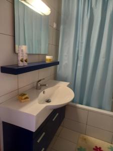 Koupelna v ubytování Natassa House 1