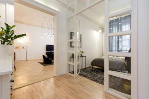 Posedenie v ubytovaní Bohemian Dream Home In The Absolute Center w 2BR/2BT