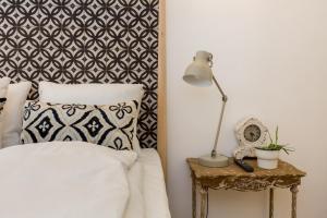 Posteľ alebo postele v izbe v ubytovaní Bohemian Dream Home In The Absolute Center w 2BR/2BT