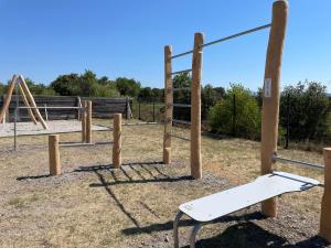 Herní místnost nebo prostor pro děti v ubytování Lodges en Provence - Ecogîtes & Restaurant insolites