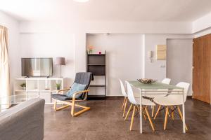 Kuchyňa alebo kuchynka v ubytovaní FUN BUILDING FLATS by HOMEABOUT