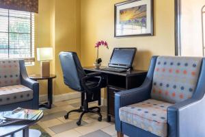 Posezení v ubytování Quality Inn Baytown - Houston East