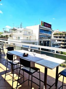 Balkón alebo terasa v ubytovaní Downtown, penthouse apartment with great view, Pagkrati