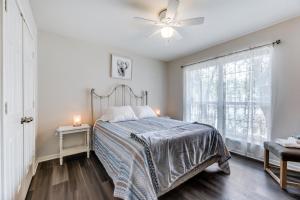 Fotografie z fotogalerie ubytování Spacious 5 BDRM Home Mins to Wineries with Private Pool and Hot Tub! v destinaci Johnson City