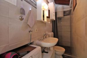 Kúpeľňa v ubytovaní Apartment Luka 2192