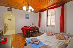 Posteľ alebo postele v izbe v ubytovaní Apartment Luka 2192