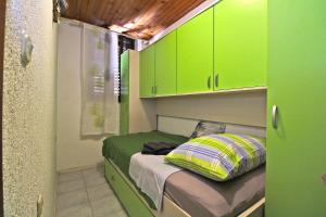 Posteľ alebo postele v izbe v ubytovaní Apartment Luka 2192