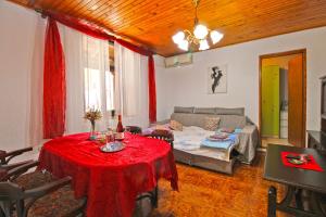 Posteľ alebo postele v izbe v ubytovaní Apartment Luka 2192