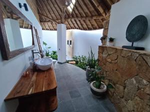 Ванная комната в Kayuma Villas Lombok