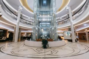 Hol lub recepcja w obiekcie Hotel Alpine Palace