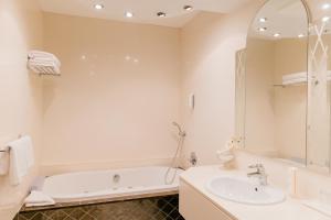 Imagen de la galería de Elias Beach Hotel, en Limassol