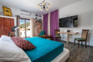Gallery image of ELaiolithos Luxury Retreat Hotel & Suites - Adults Only in Khalkíon