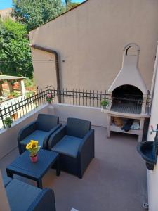 Gallery image of Apartman B & S with a beautiful terrace in Pula