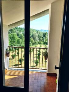 Balkon lub taras w obiekcie Ospitalità Agricola di Langa Alloggio Mansardato Vacanze