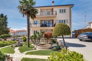 Vonkajšia záhrada v ubytovaní Luxury apartment Love Nest - near the center and the beach