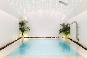 Πισίνα στο ή κοντά στο Avant Garde Suites
