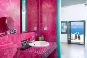 Ένα μπάνιο στο Avant Garde Suites