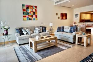 Luxury Apartment Palm Jumeirah的休息区
