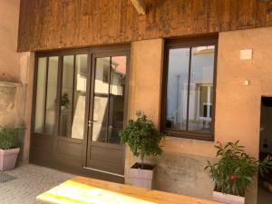 Fasada lub wejście do obiektu la grange à Emile