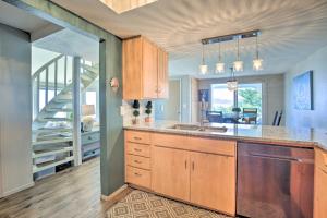 Fotografie z fotogalerie ubytování Pacific Penthouse with Sunroom and Ocean Views! v destinaci Newport + 23 fotografií