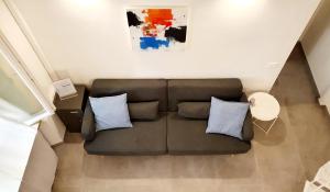 A seating area at ALmare - Nice & Easy