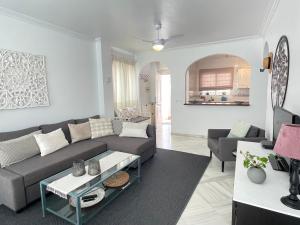 Posezení v ubytování Miramar Nerja - Luxury apartment near Burriana beach with pool