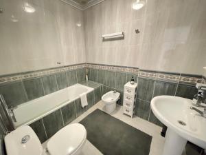 Koupelna v ubytování Miramar Nerja - Luxury apartment near Burriana beach with pool