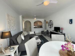 Posezení v ubytování Miramar Nerja - Luxury apartment near Burriana beach with pool