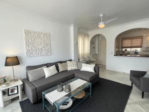 Posezení v ubytování Miramar Nerja - Luxury apartment near Burriana beach with pool