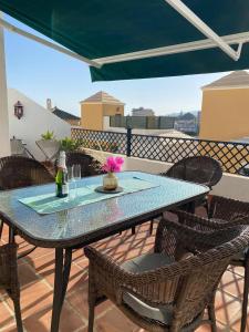 Balkón nebo terasa v ubytování Miramar Nerja - Luxury apartment near Burriana beach with pool