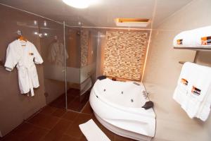 Kopalnica v nastanitvi SM Hotel