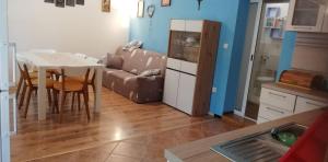 Kuchyňa alebo kuchynka v ubytovaní House Isabella