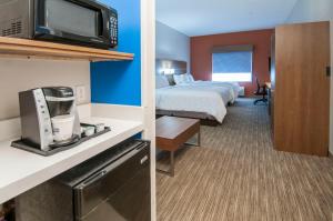 オーシャンスプリングスにあるHoliday Inn Express Hotel & Suites Biloxi- Ocean Springs, an IHG Hotelのギャラリーの写真