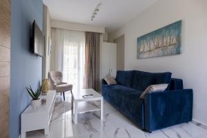 TV a/nebo společenská místnost v ubytování Maya apartments Hanioti