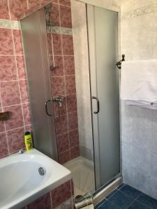 Salle de bains dans l'établissement VILLA PEPETO Durres Albania