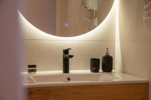 A bathroom at Μελίτη Pelion Luxury Living