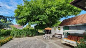 A garden outside Holiday home in Siofok - Balaton 38173