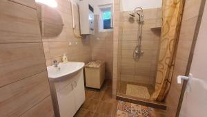 A bathroom at Holiday home in Siofok - Balaton 38173