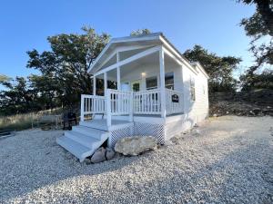 Gallery image of The Perch- Texas Tiny Haus with amazing views in Spring Branch