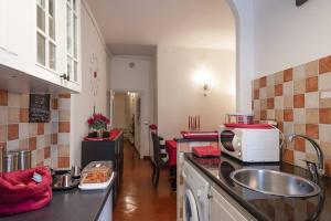 Kuchyňa alebo kuchynka v ubytovaní Navona Square House