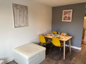Gallery image of The Aldridge 2 Bedroom Apartment with FREE Parking in Ibstock