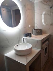 A bathroom at Menta House