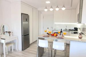 Kuchyň nebo kuchyňský kout v ubytování Luxury Apartment-Studio in Marbella!