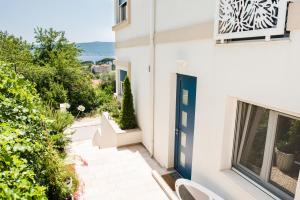 Foto de la galería de 3 bedroom 3 bathroom pool Ivy House Montenegro en Tivat