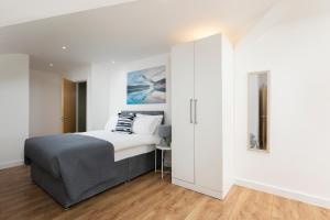 エンフィールドにあるSkyvillion - 4 Bed Luxury Apartment with Balcony & Parkingのギャラリーの写真