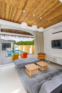 Setusvæði á HuaHin◆PaiMai PoolVilla◆4BR◆Karaoke by น้องมังคุด