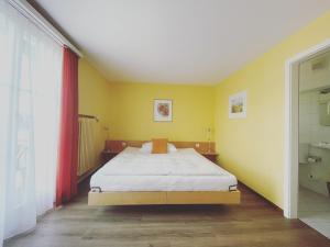 Katil atau katil-katil dalam bilik di Hotel Restaurant Sternen