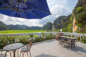 Gallery image of Liberty Hall Tam Coc Hotel & Villa in Ninh Binh