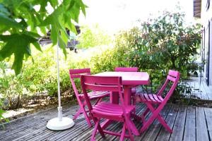 Ein Garten an der Unterkunft Village Vacances Le Junka